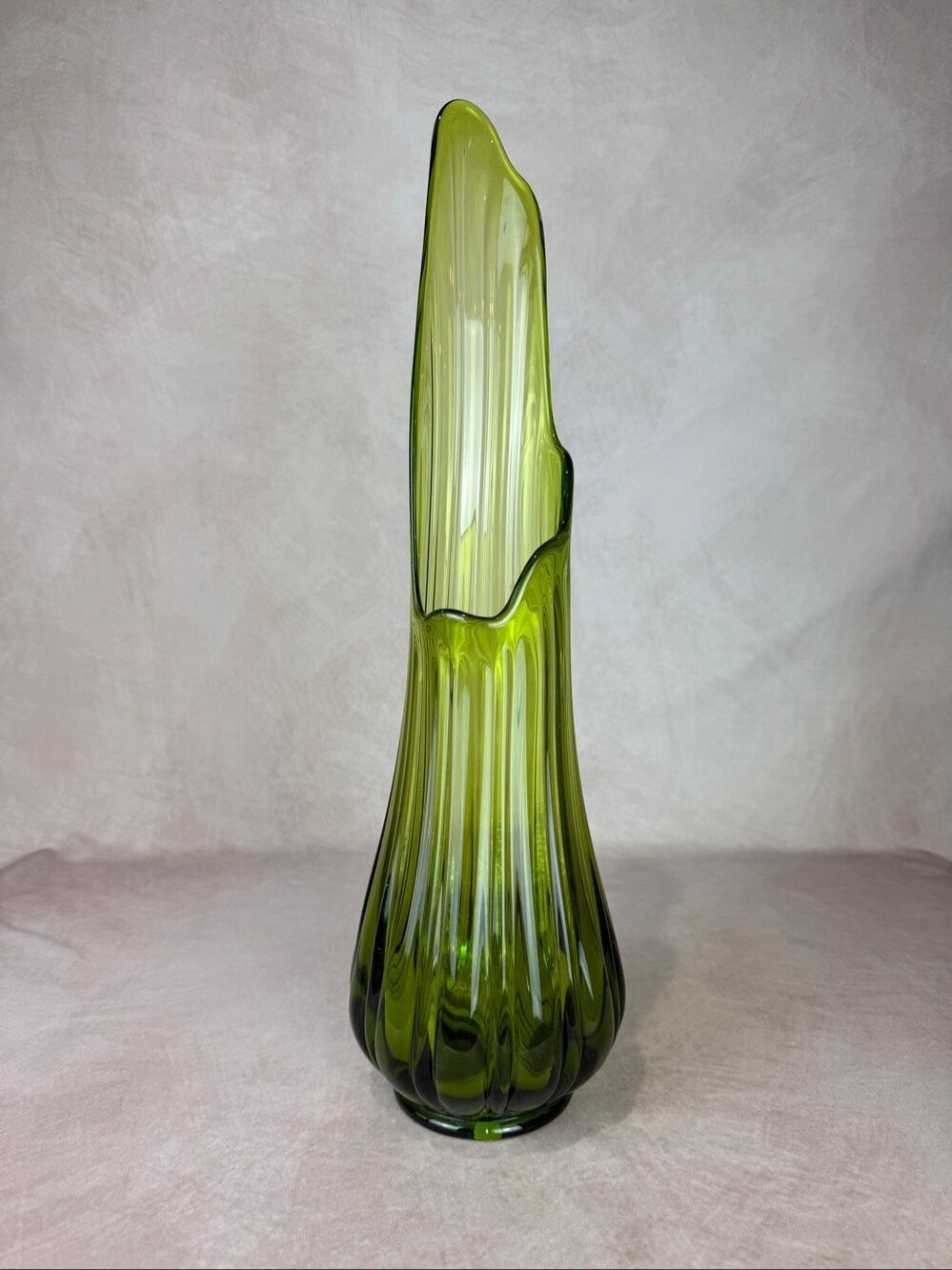 Vintage LE Smith Swung Vase 23” Green Ribbed Avocado 1970s